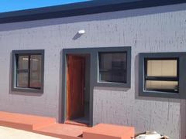 vacant 1 bedroom apartment available