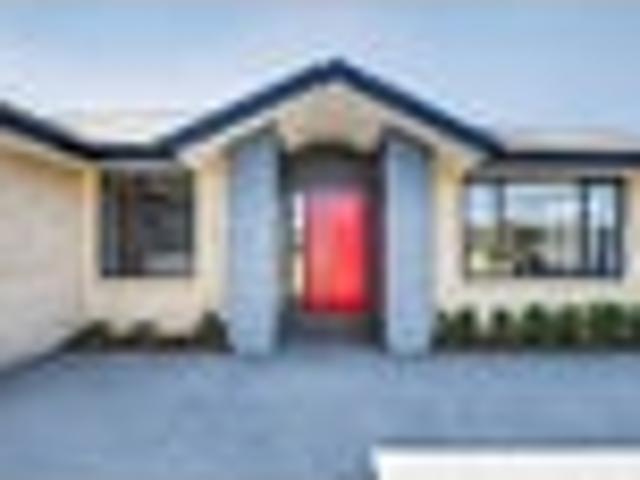 Available now Modern home, prime location