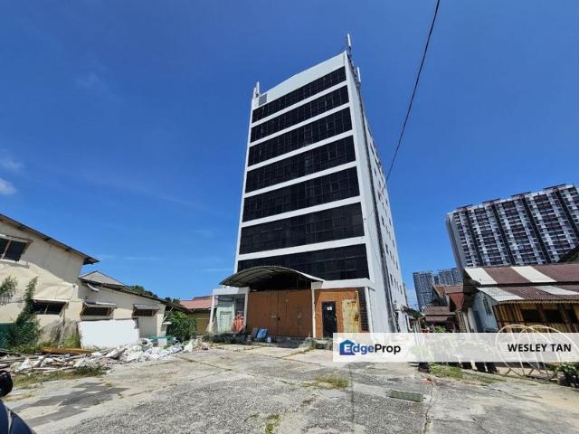Vacant Hotel Building No Pillar Structured in Melaka Township For Sale
