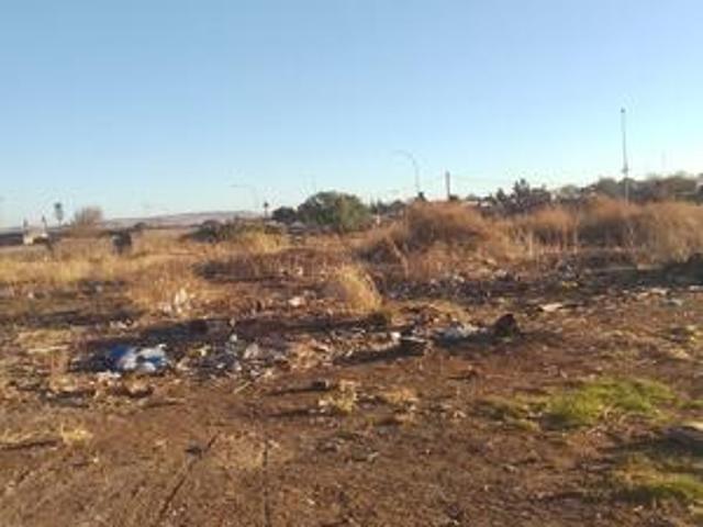 vacant land in pimville zone 6