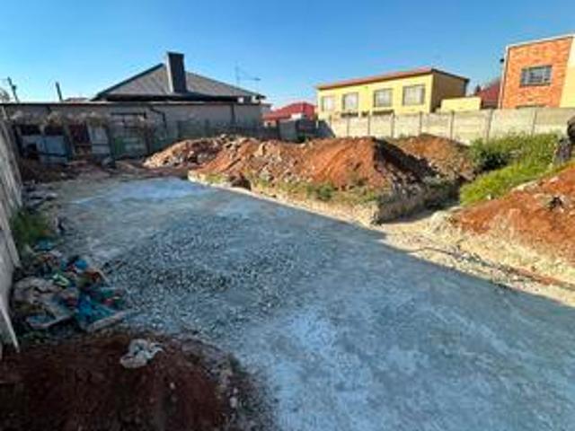 vacant land on the market in geduld