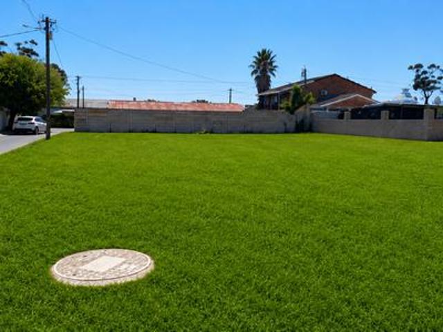 vacant land on the market in klapmut.