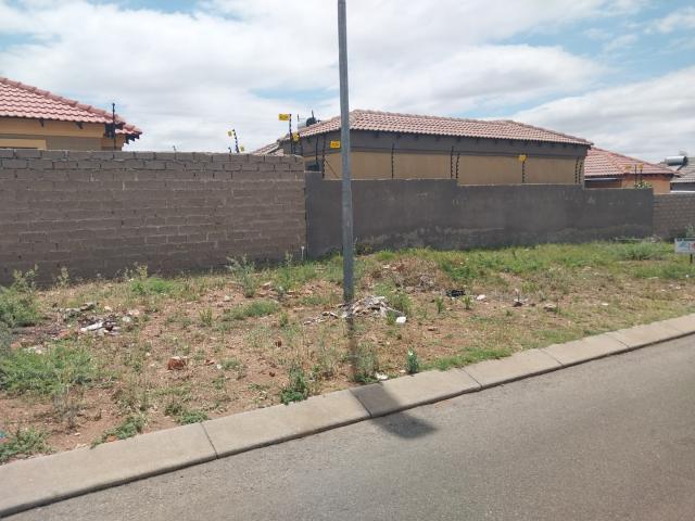 Vacant Land / Plot in Mahlasedi Park For Sale