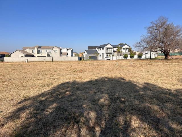 Vacant Land / Plot in Melodie For Sale