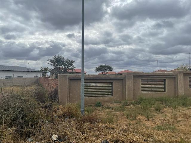 Vacant Land / Plot in Nirvana For Sale