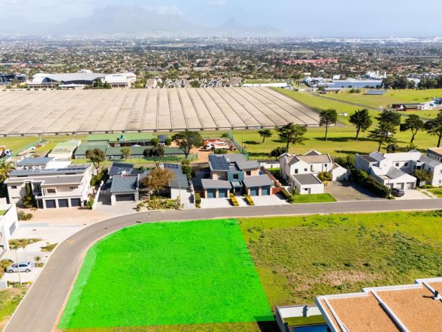 Vacant Land / Plot in Baronetcy Estate For Sale