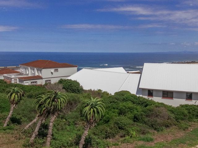Vacant Land / Plot in Beachview For Sale