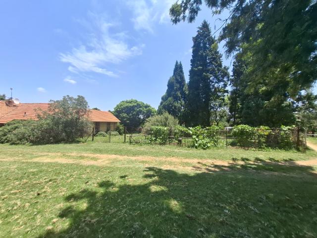 Vacant Land / Plot in Crowthorne AH For Sale