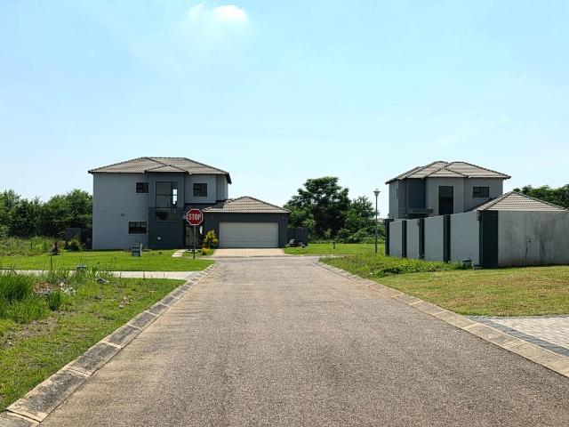 Vacant Land / Plot in Everglades Estate For Sale