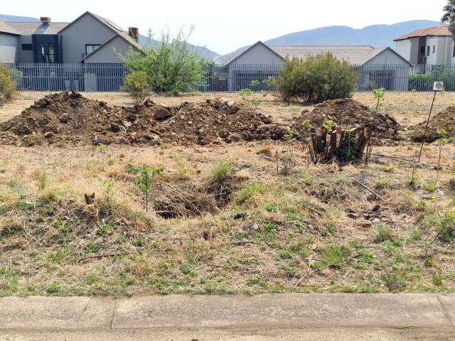 Vacant Land / Plot in Everglades Estate For Sale