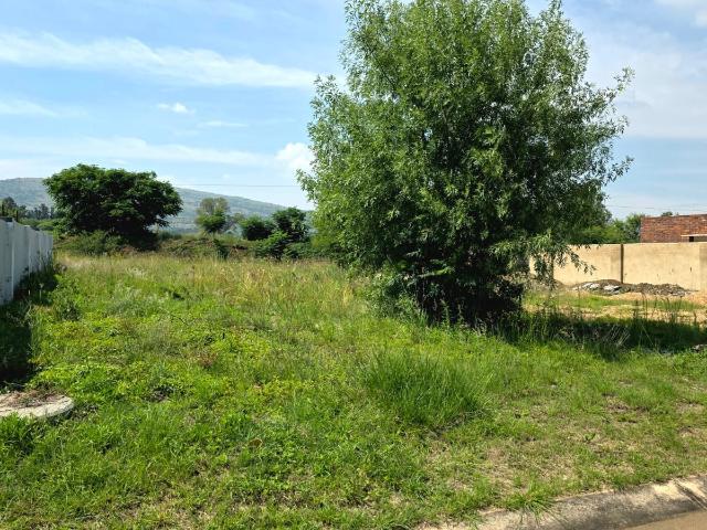 Vacant Land / Plot in Everglades Estate For Sale