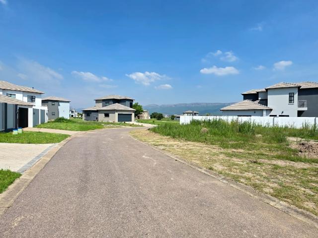 Vacant Land / Plot in Everglades Estate For Sale