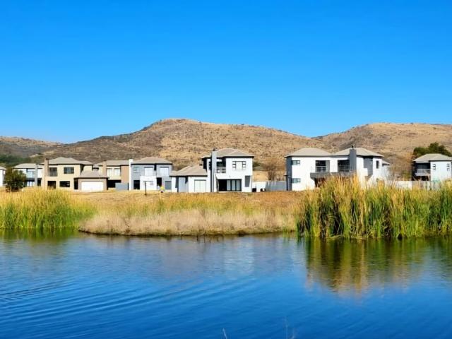 Vacant Land / Plot in Everglades Estate For Sale