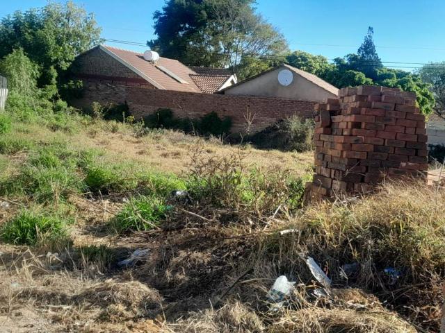 Vacant Land / Plot in Flora Park For Sale