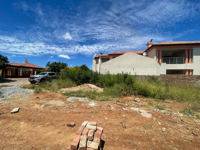 Vacant Land / Plot in Serala View For Sale