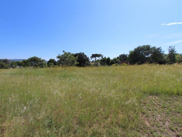 Vacant stand 1200m2 ideally situated in the new area of town!