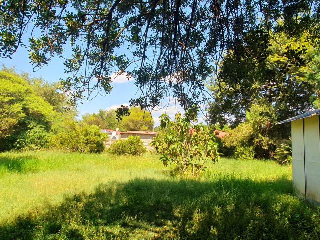 Vacant residential stand with equipped borehole in modimolle