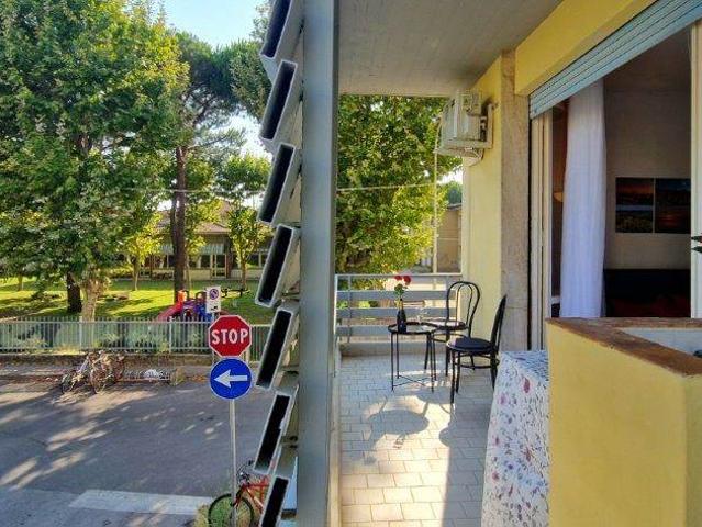 Vacanza Affitto Appartamento, in zona CAMPO D'AVIAZIONE, VIAREGGIO