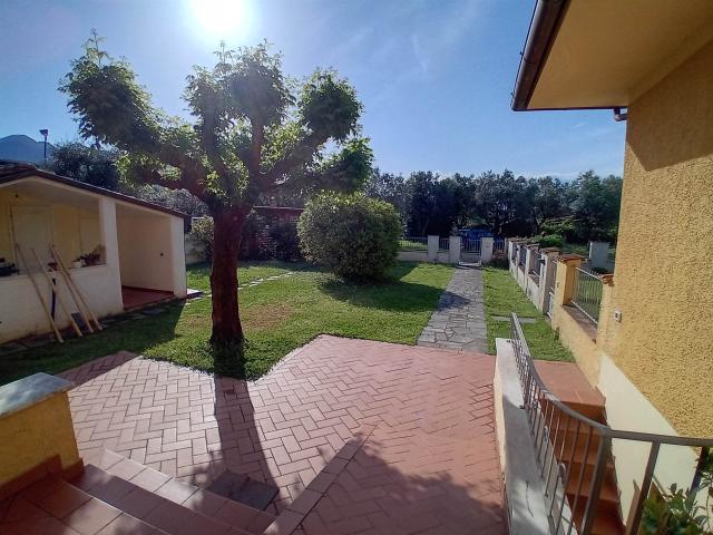 Vacanza Affitto Appartamento indipendente, in zona QUERCETA, SERAVEZZA