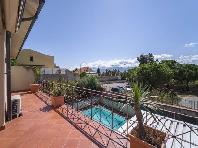 Vacanza Affitto Villa, in zona GANZIRRI/TORRE FARO, MESSINA