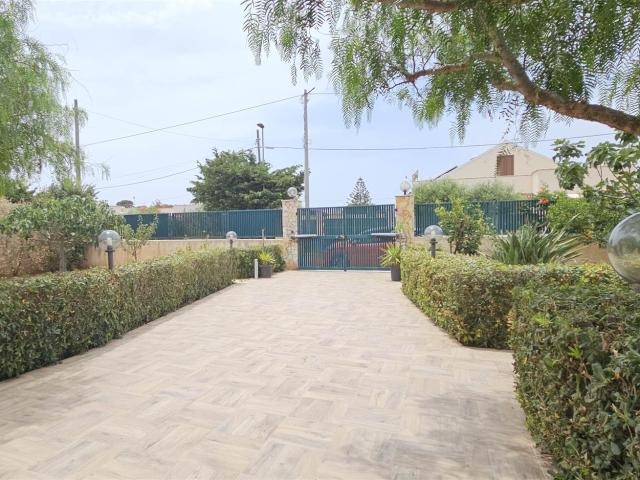 Vacanza Affitto Villino, in zona PIZZOLUNGO, ERICE