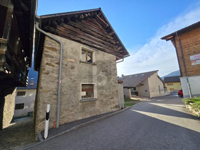 Vacation house with 5 rooms on sale in Leontica 80 m² | dreamo. Ch