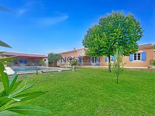 Vacqueyras 84190 Achat / Vente maison 6 pièces t6 au dernier étage piscine