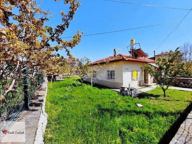 Vadi Emlak'tan Şehrin Merkezinde Satılık Müstakil Ev