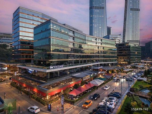 VADİSTANBUL'DA 991 M2 LÜX EŞYALI OFİS & TERASLI LUXURY OFFICE en