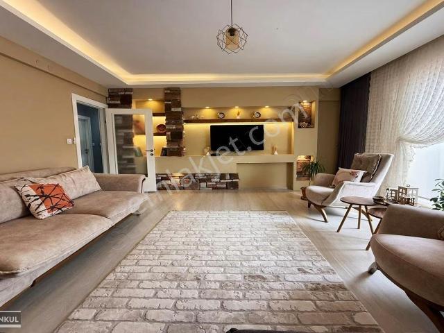 Vadi'den Karakaya'da Geniş Balkon lüks Yapılı aileye Uygun 3+1 !