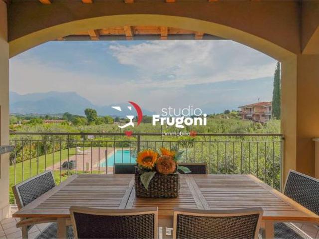 VAG86 ELEGANTE APPARTAMENTO CON VISTA LAGO E PISCINA
