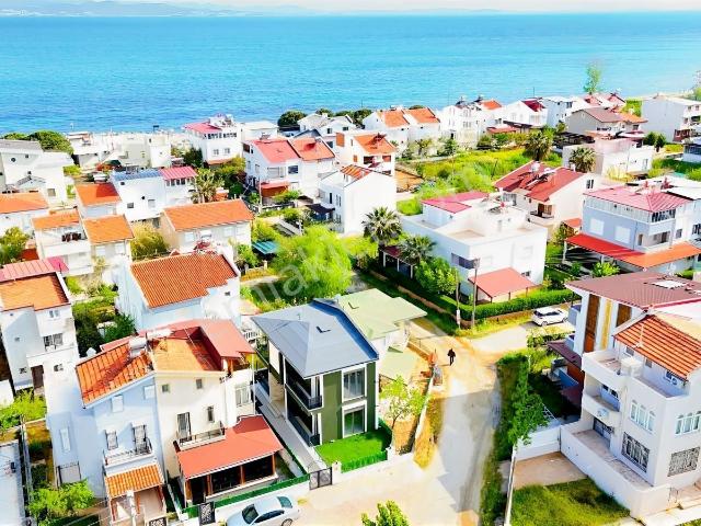 Vahdet'ten Denize Çok Yakın 3+1 Bahçeli Müstakil Sıfır Villa !