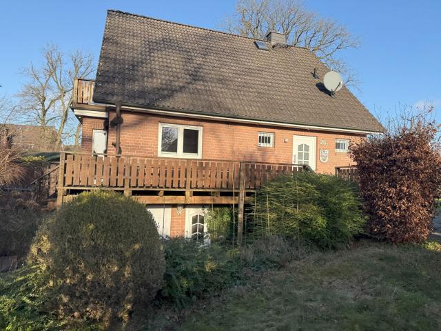Vahrendorf: Sehr großzügig geschnittenes Einfamilienhaus mit guter Raumaufteilung