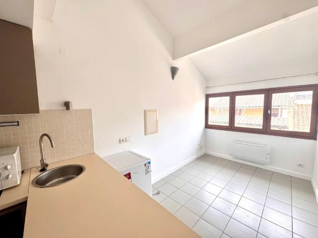 VAISON CENTRE APPARTEMENT T2 27.8 M2 EN DUPLEX