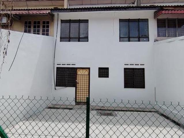 Value Buy Newly Painted Refurbish Linked House at Tmn Sentosa Rawang