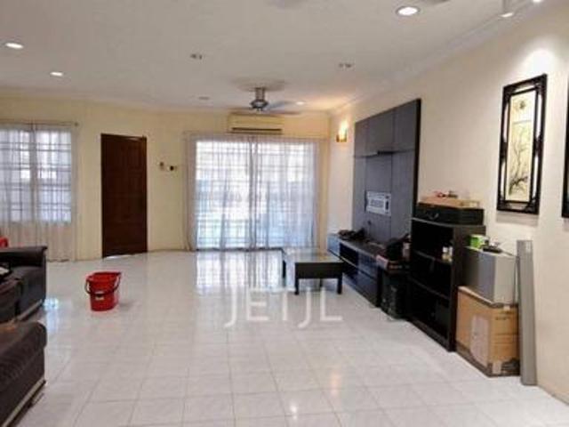 Value Buy Partially Furnished Renovated 2 Sty Taman Saga Klang
