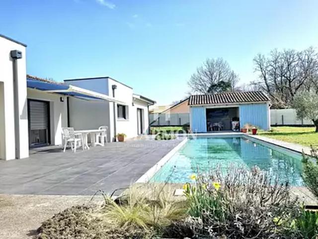 Val de Virvée 33240 Achat / Vente maison 6 pièces t6 piscine