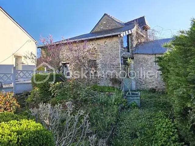 Val d'Erdre Auxence 49370 Achat / Vente maison 8 pièces t8 cave