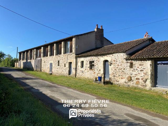 Val en Vignes 79290 Propriété de caractère 409 m² Maison 4 chambres + 3 gîtes possibles Fort potentiel locatif ou projet mixte