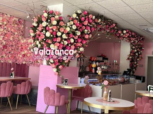 VALAZANCA ALQUILA CON TRASPASO BAR CAFETERIA