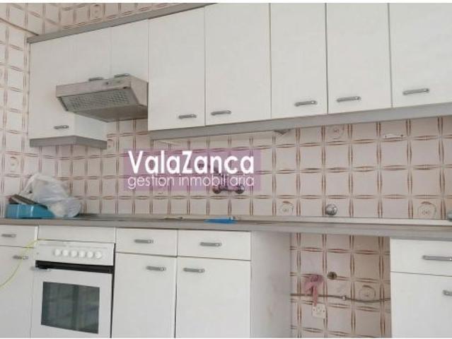 VALAZANCA VENDE ¡GRAN OPORTUNIDAD EN ILLESCAS! CHALET CON GARAJE Y PATIO EN ZONA MUY TRANQUILA