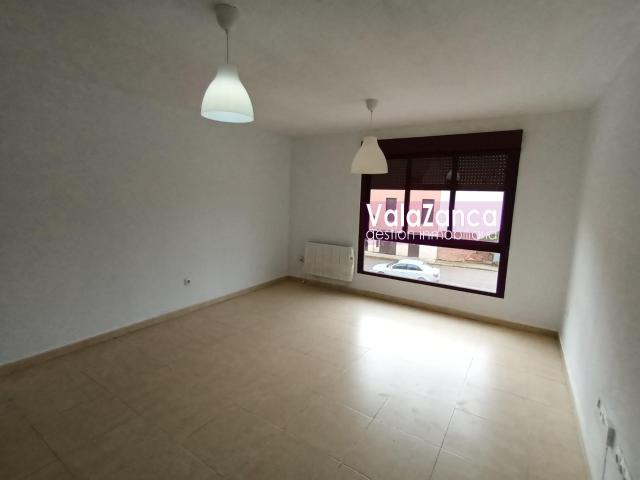 VALAZANCA VENDE EN YUNCLER Ideal para Familias con Garaje y Trastero