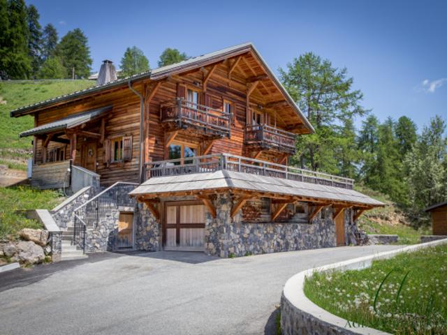 VALBERG L'ART DE VIVRE À LA MONTAGNE DANS UN CHALET D'EXCE