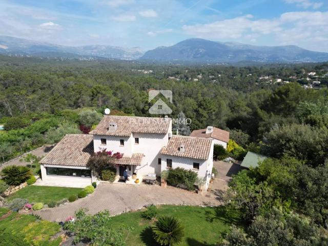 VALBONNE Villa 8P + 2P, Piscine, Pool House, Terrain 2 600 m²