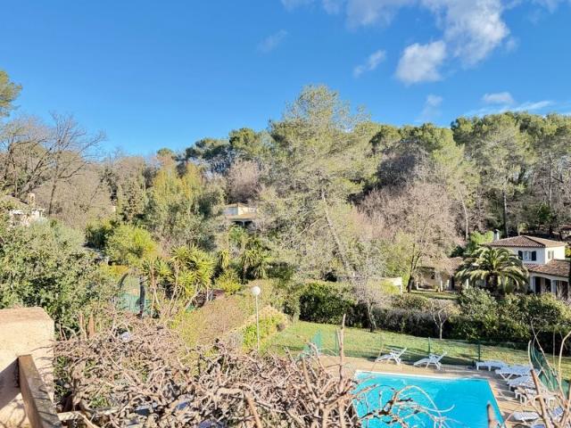 Valbonne – Villa rénovée 4P 98 m² – Résidence avec piscine –. 98m² Valbonne