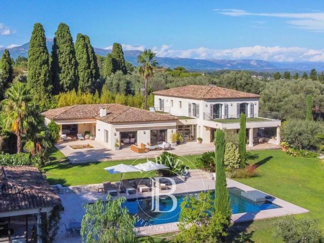 Valbonne Luxueuse propriété familiale avec maison d'amis. m² Valbonne