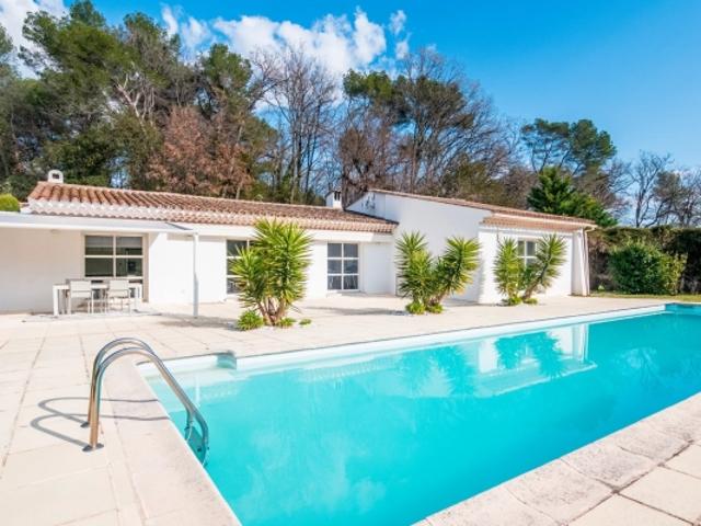 Valbonne, ravissante villa de plain pied