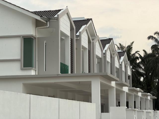 Valdor Jawi Double Terrace House Penang