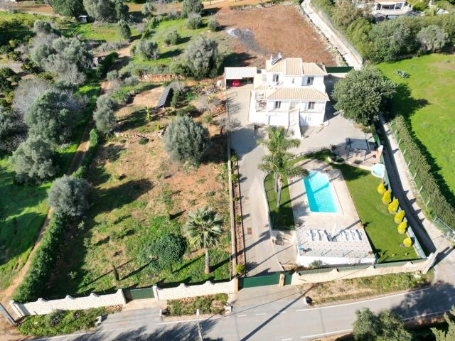 VALE DE MARGEM, PÊRA | MORADIA T3+2 COM JARDIM E PISCINA