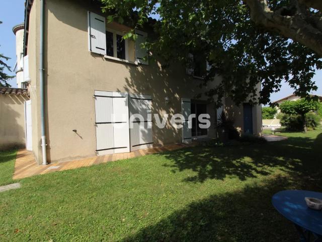 VALENCE MAISON de Caractère de 162 m² avec piscine et terrain de